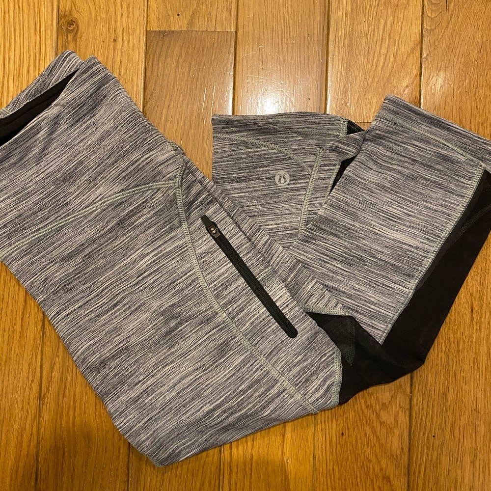 Lululemon knee cropped legging